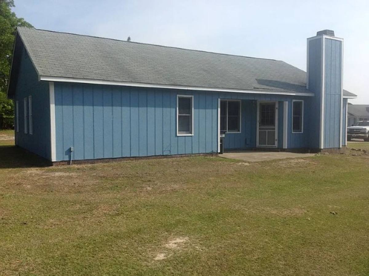 House for rent at 633 Winthrop Court, Fayetteville, NC 28311