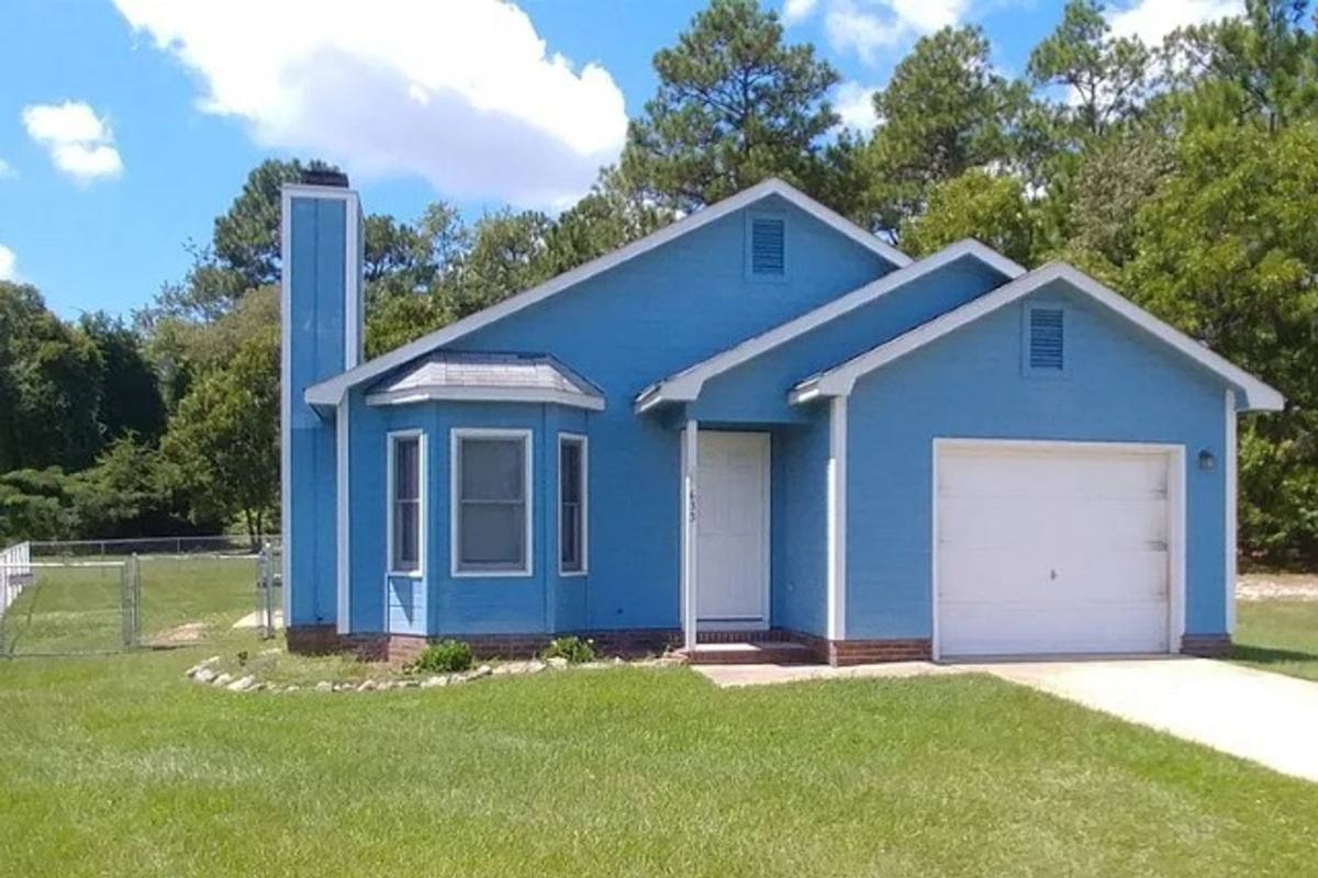 House for rent at 633 Winthrop Court, Fayetteville, NC 28311
