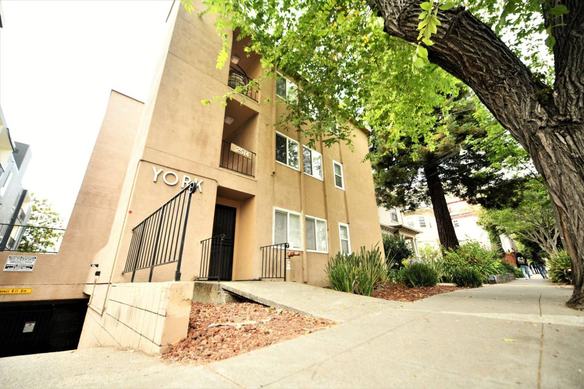 Condo for rent at 2514 College Ave, Berkeley, CA 94704
