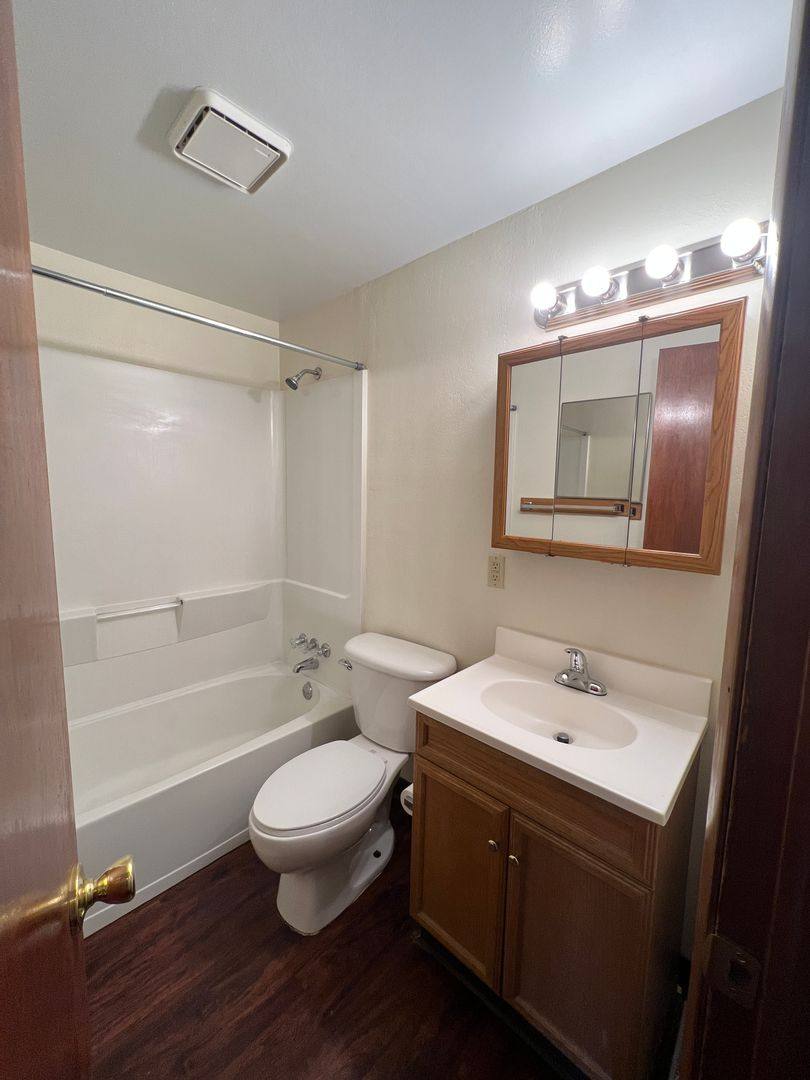 House for rent at 1046 Leslie Lane, Girard, OH 44420