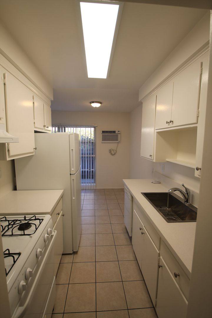Apartment for rent at 5320 - 5330 Ben Ave, Valley Village, CA 91607