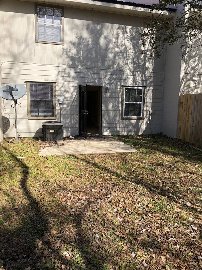 Townhouse for rent at 215 Peggy St, Lafayette, LA 70501