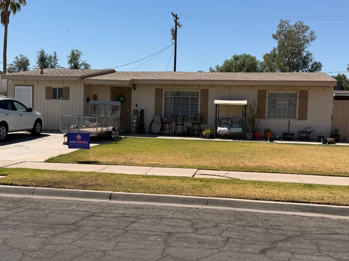 House for rent at 1515 W Brighton Ave, El Centro, CA 92243