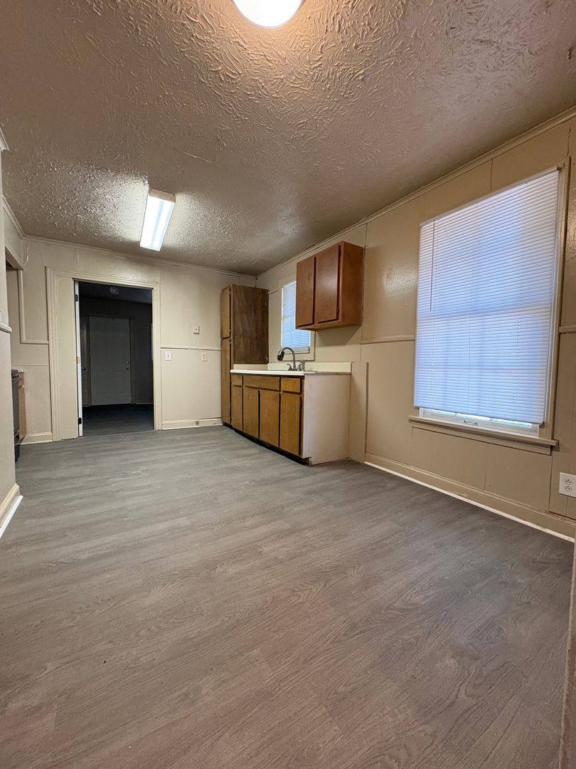 House for rent at 1749 Caroline St, Shreveport, LA 71108