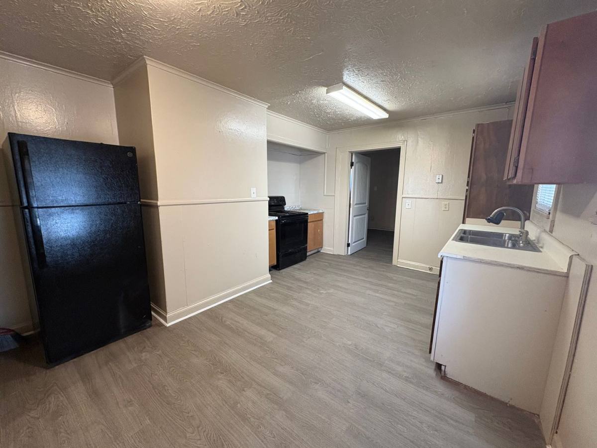 House for rent at 1749 Caroline St, Shreveport, LA 71108