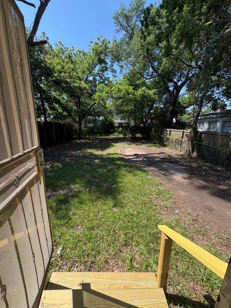 House for rent at 1749 Caroline St, Shreveport, LA 71108