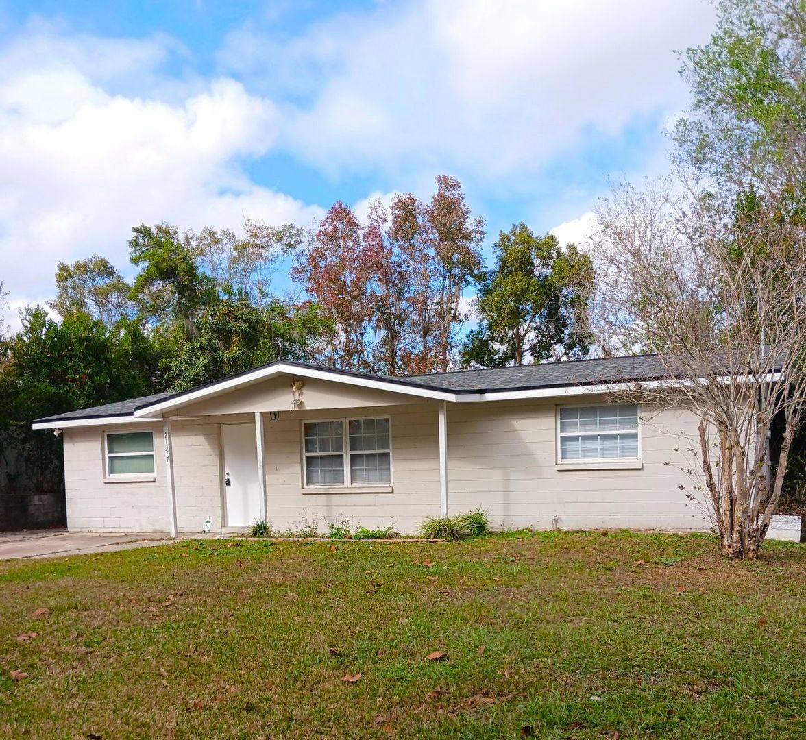 House for rent at 21377 Campbell Dr, Brooksville, FL 34601