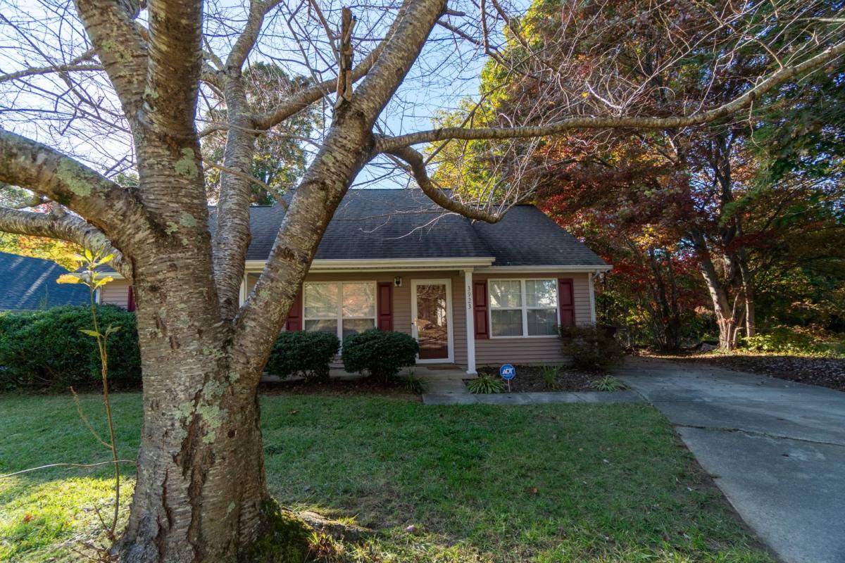House for rent at 3923 Woodberry Lake Dr, Greensboro, NC 27455