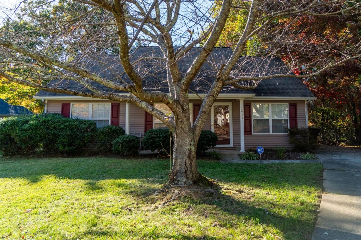 House for rent at 3923 Woodberry Lake Dr, Greensboro, NC 27455