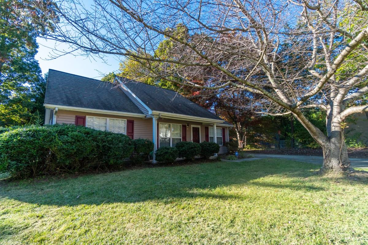 House for rent at 3923 Woodberry Lake Dr, Greensboro, NC 27455