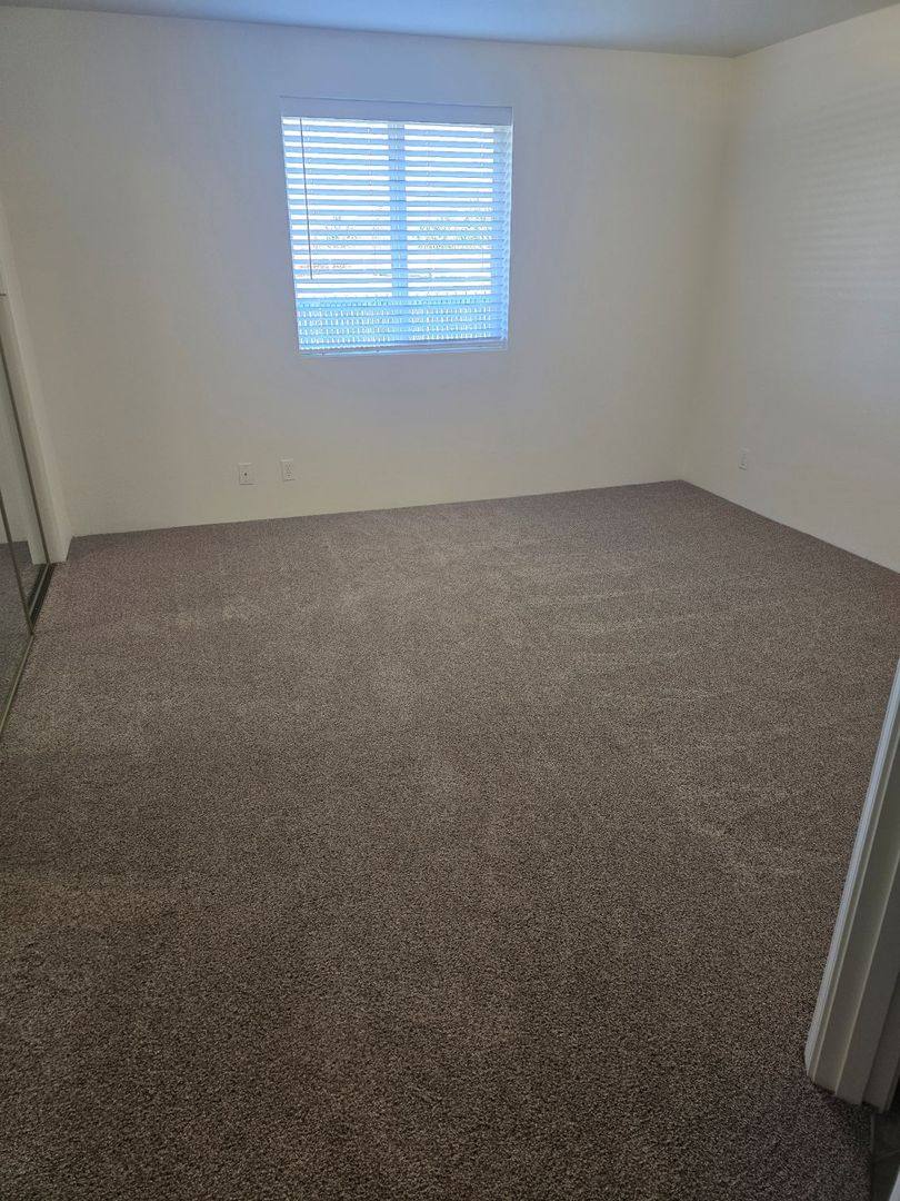 Apartment for rent at 1151 Willow Lane, Grants Pass, OR 97527