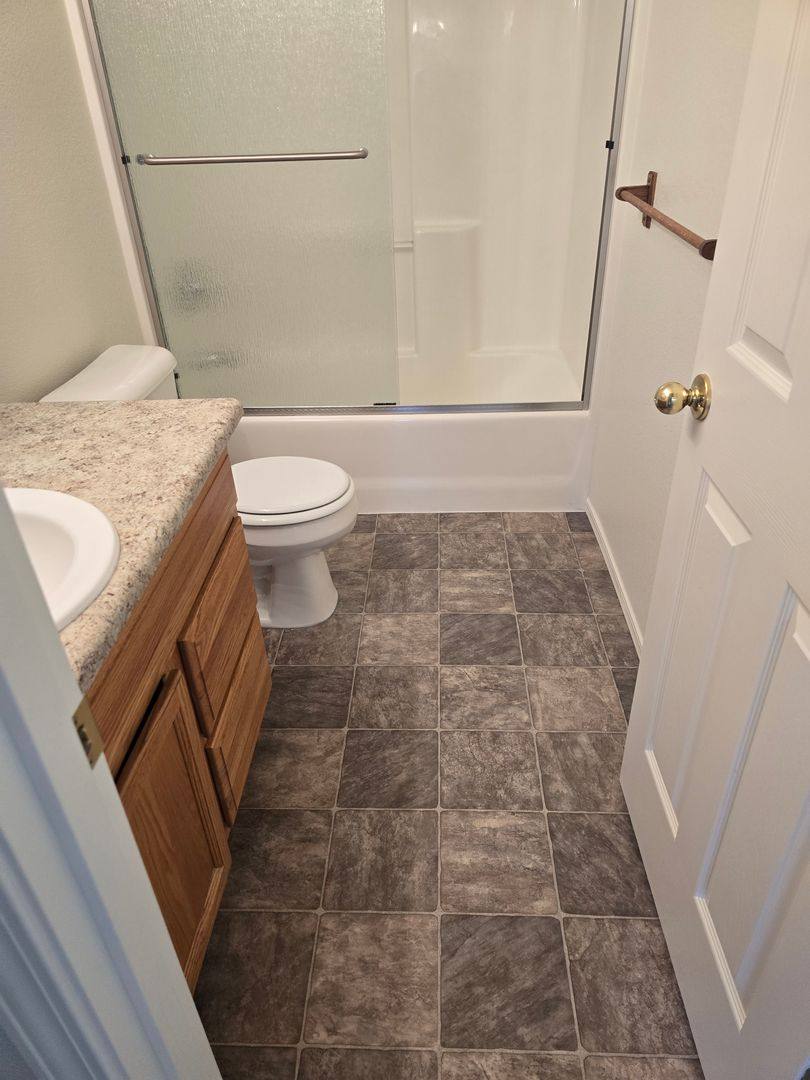 Apartment for rent at 1151 Willow Lane, Grants Pass, OR 97527
