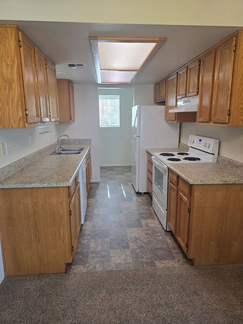 Apartment for rent at 1151 Willow Lane, Grants Pass, OR 97527