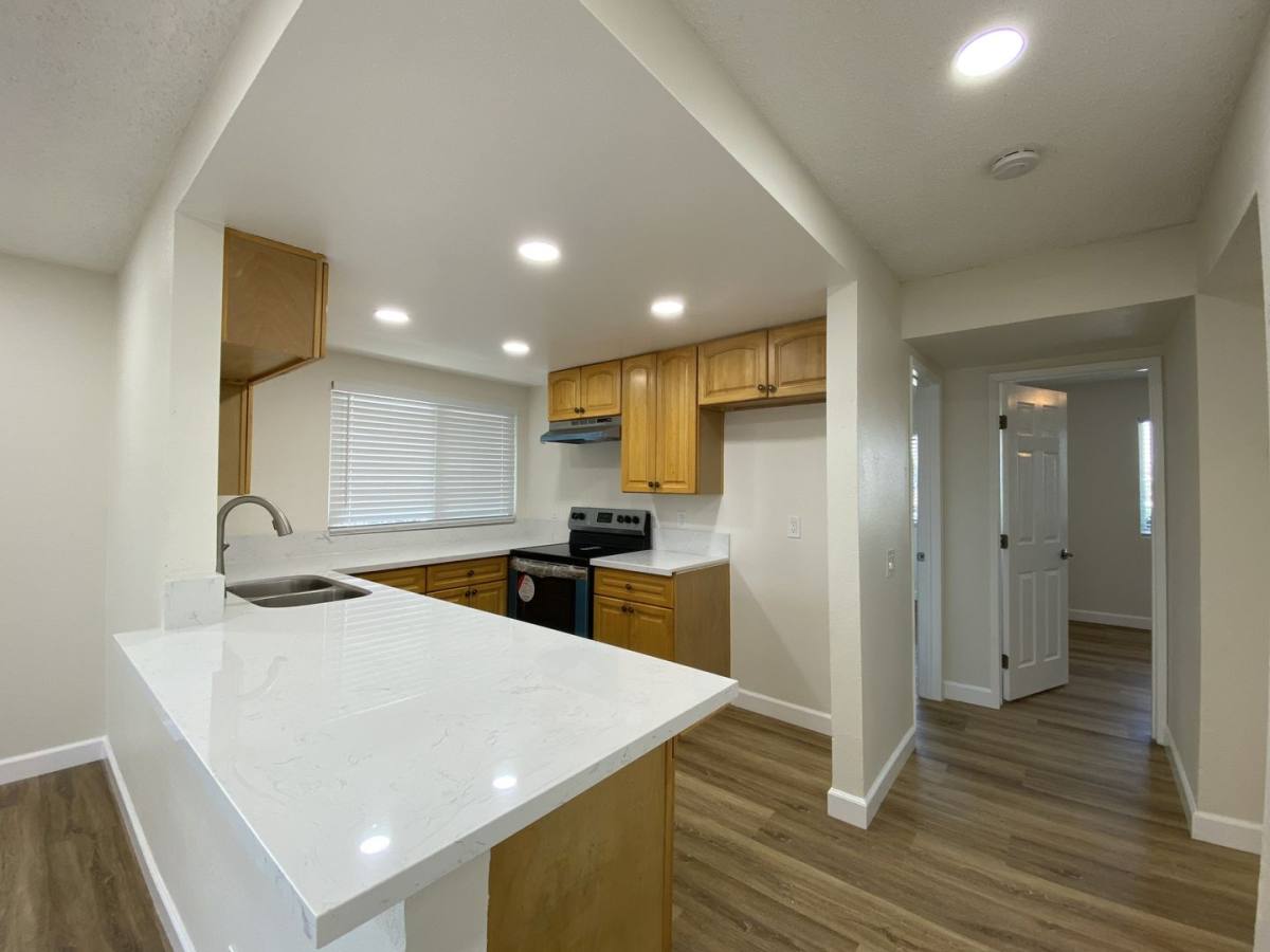Apartment for rent at 6001 Fullerton Ave, Buena Park, CA 90621