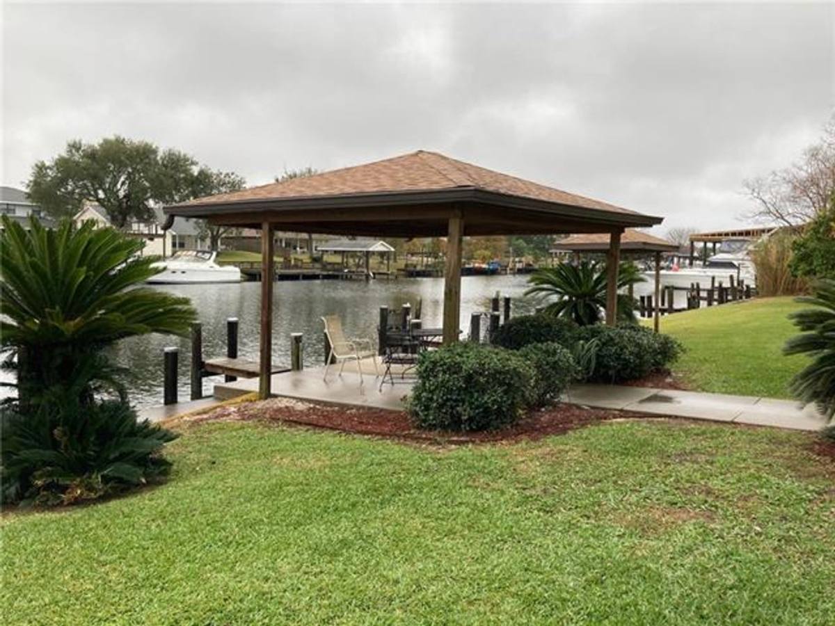 Condo for rent at 4638 Pontchartrain Dr, Slidell, LA 70458
