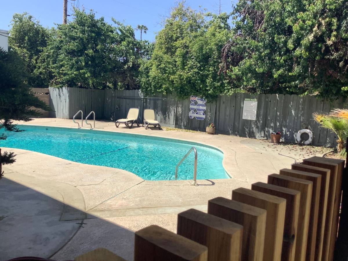 Apartment for rent at 232 W Caldwell Ave, Visalia, CA 93277