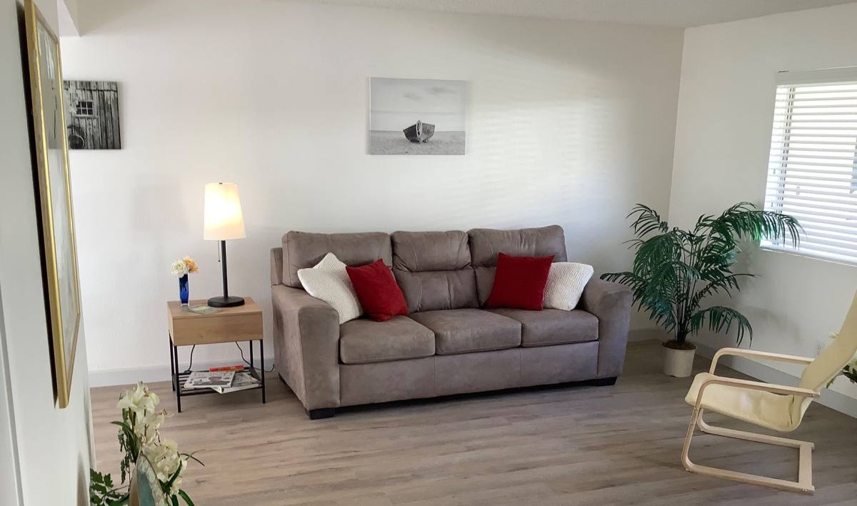 Apartment for rent at 232 W Caldwell Ave, Visalia, CA 93277