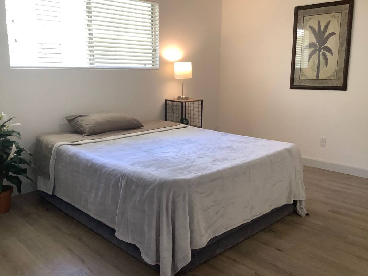 Apartment for rent at 232 W Caldwell Ave, Visalia, CA 93277