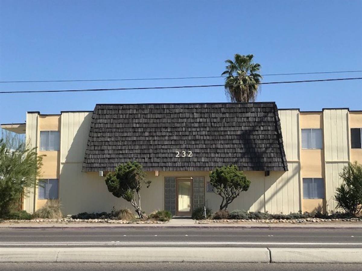 Apartment for rent at 232 W Caldwell Ave, Visalia, CA 93277