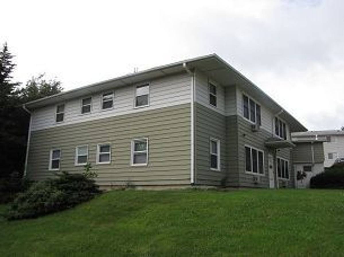 Apartment for rent at 31-41 Valley Ave, Iowa City, IA 52246