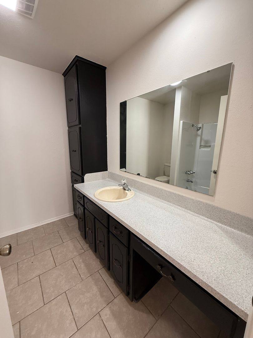 Apartment for rent at 336-350 Eden, Longview, TX 75605