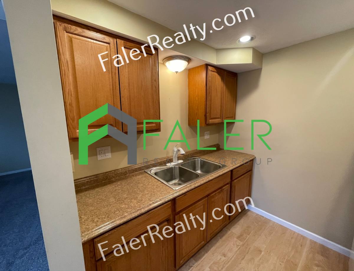 Condo for rent at 5351 Dunmore, Dayton, OH 45459