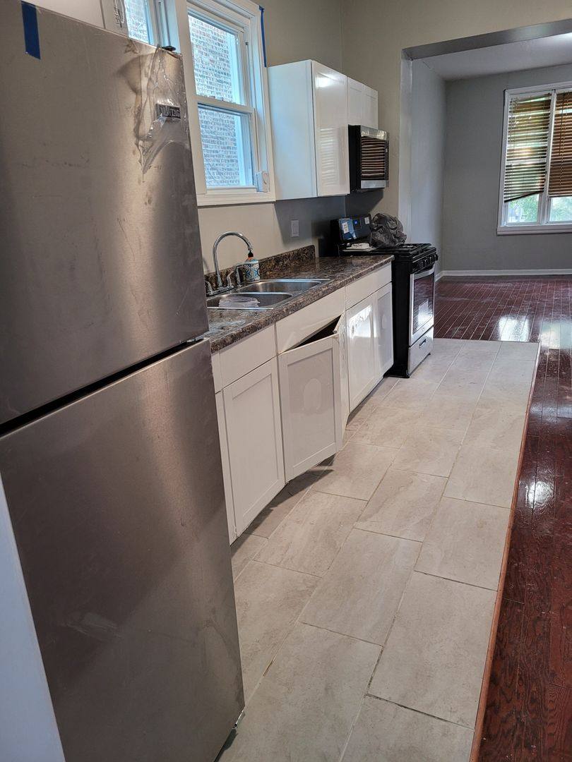 Townhouse for rent at 1521 S Komensky Ave, Chicago, IL 60623