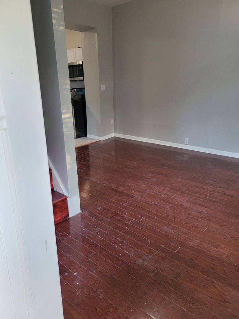 Townhouse for rent at 1521 S Komensky Ave, Chicago, IL 60623