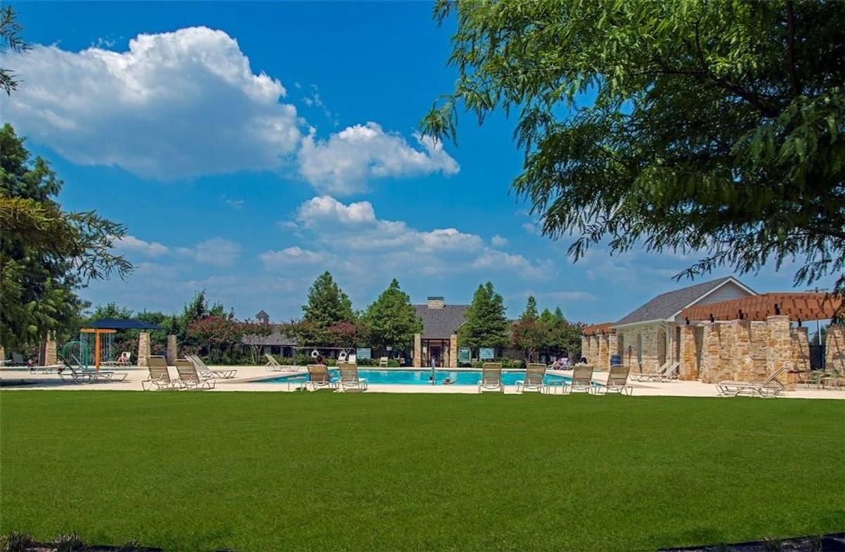 House for rent at 508 Fossil Creek Dr, Little Elm, TX 75068