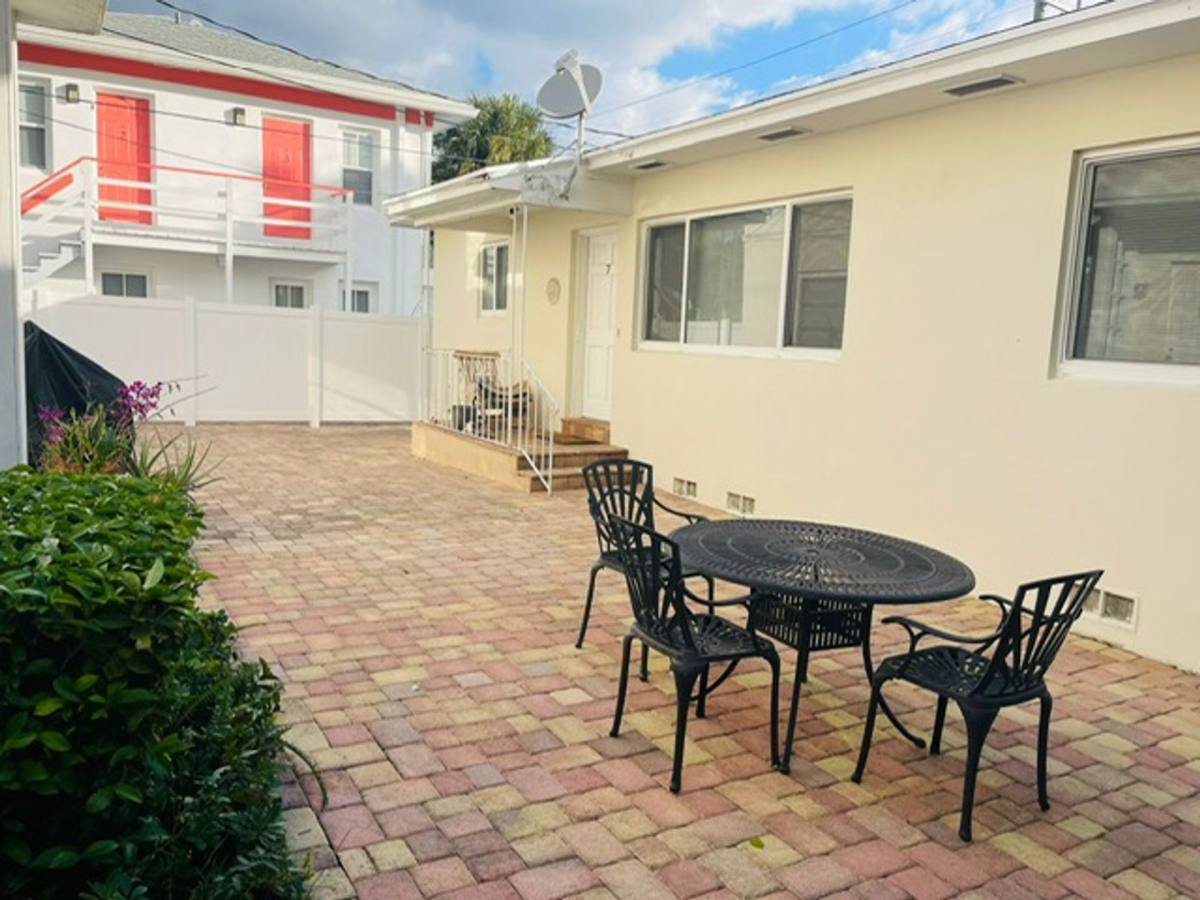 Apartment for rent at 120 N Palmway, Lake Worth Beach, FL 33460