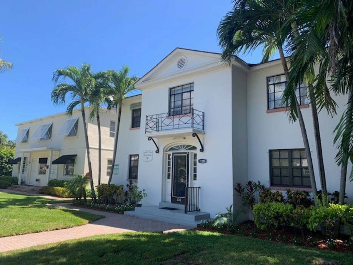 Apartment for rent at 120 N Palmway, Lake Worth Beach, FL 33460
