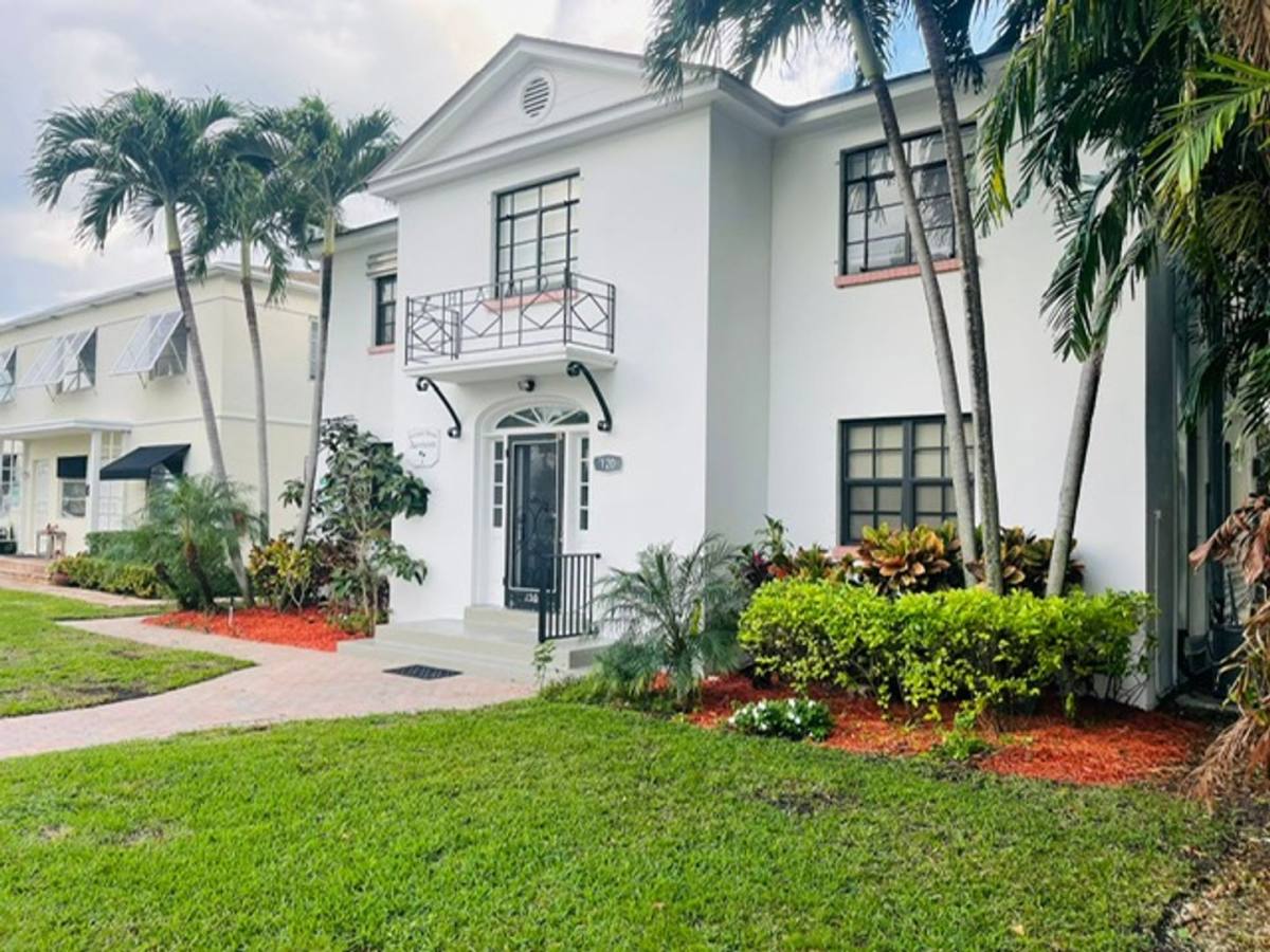 Apartment for rent at 120 N Palmway, Lake Worth Beach, FL 33460