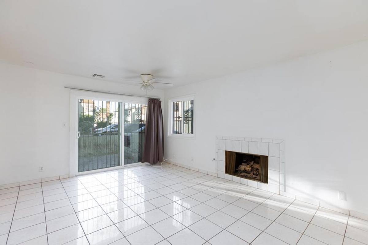 Townhouse for rent at 5031 Spencer St, Las Vegas, NV 89119