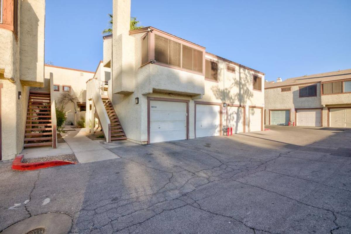 Townhouse for rent at 5031 Spencer St, Las Vegas, NV 89119