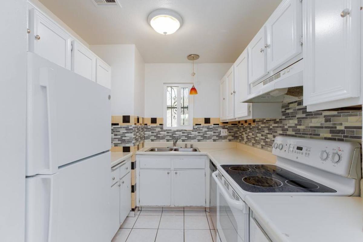 Townhouse for rent at 5031 Spencer St, Las Vegas, NV 89119