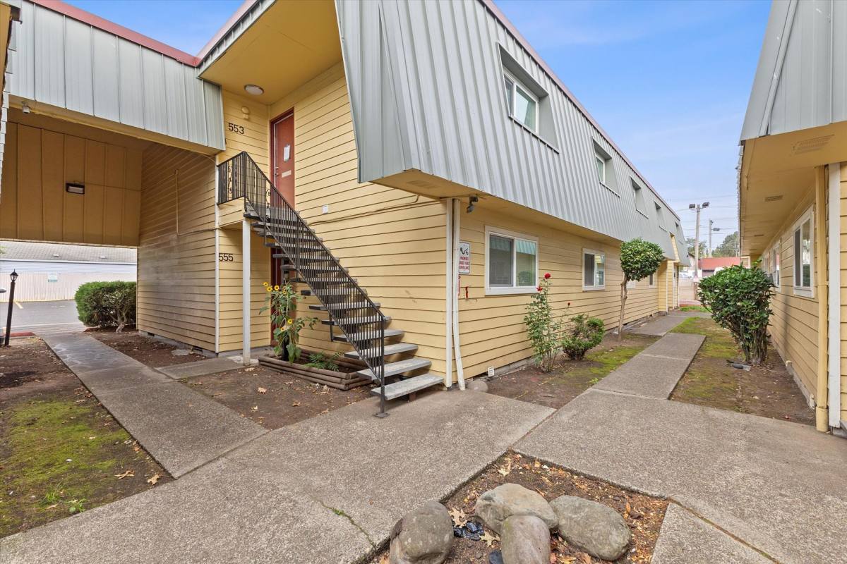 Apartment for rent at 533-615 SE 160th Ave, Portland, OR 97233