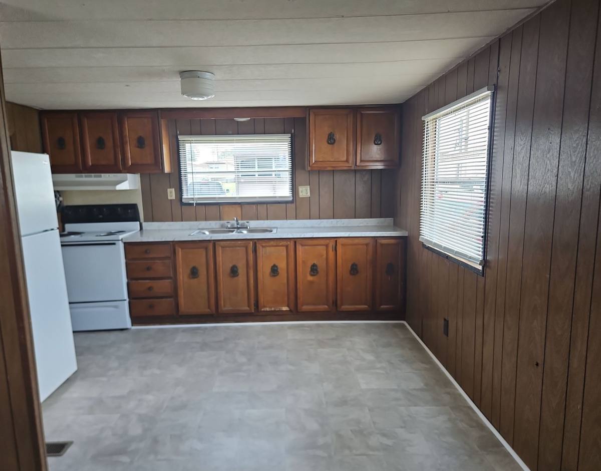 Apartment for rent at 2871 N Charles Ave, Clarksville, TN 37042