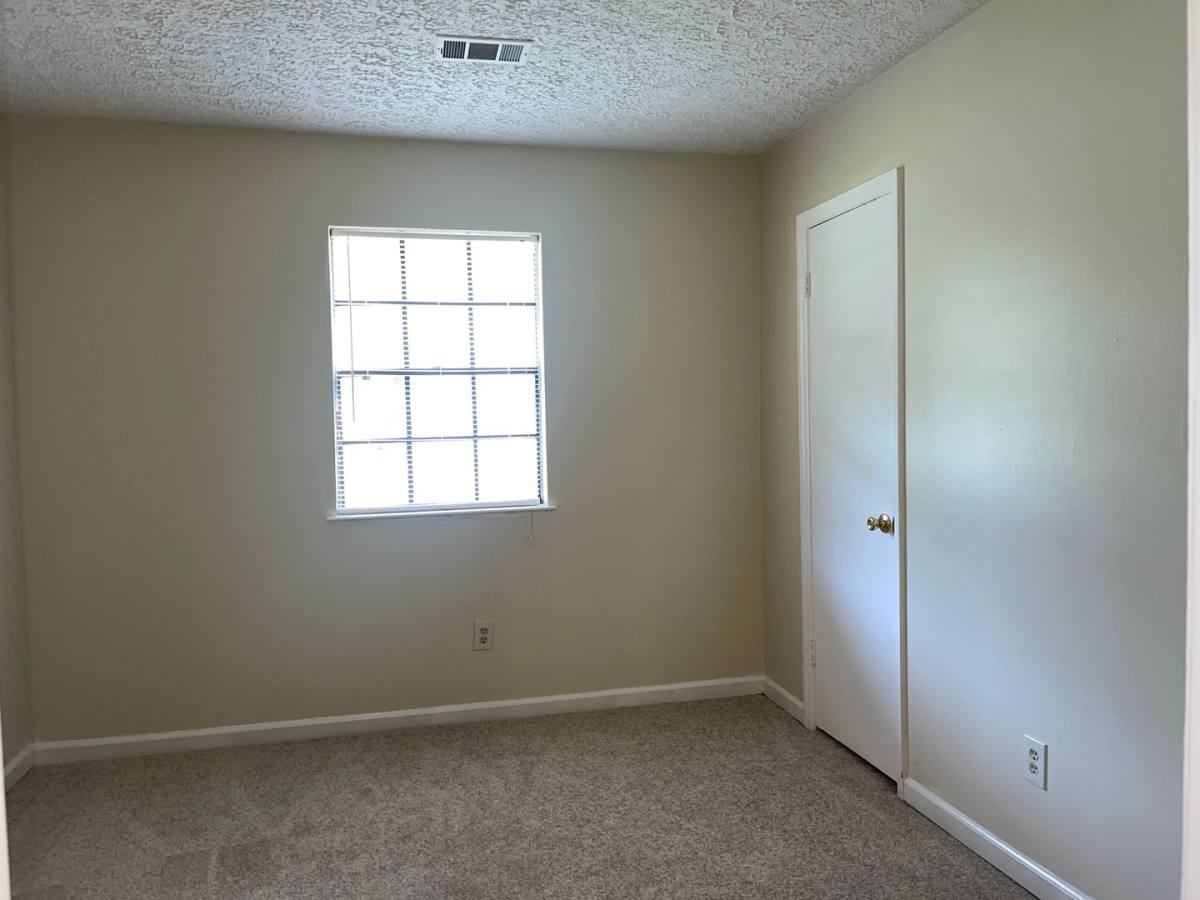 House for rent at 66 Darwin Dr, Jonesboro, GA 30236