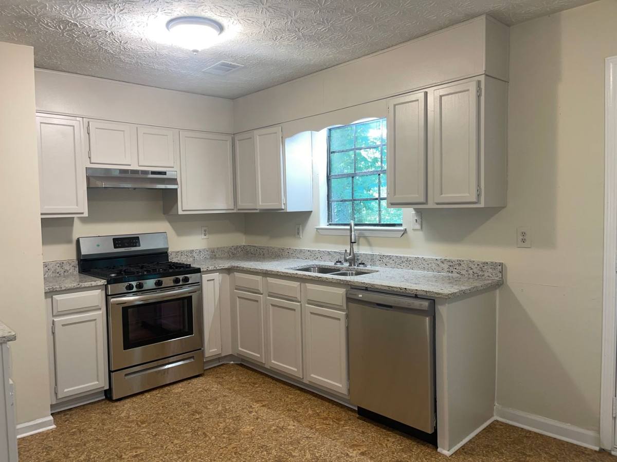 House for rent at 66 Darwin Dr, Jonesboro, GA 30236