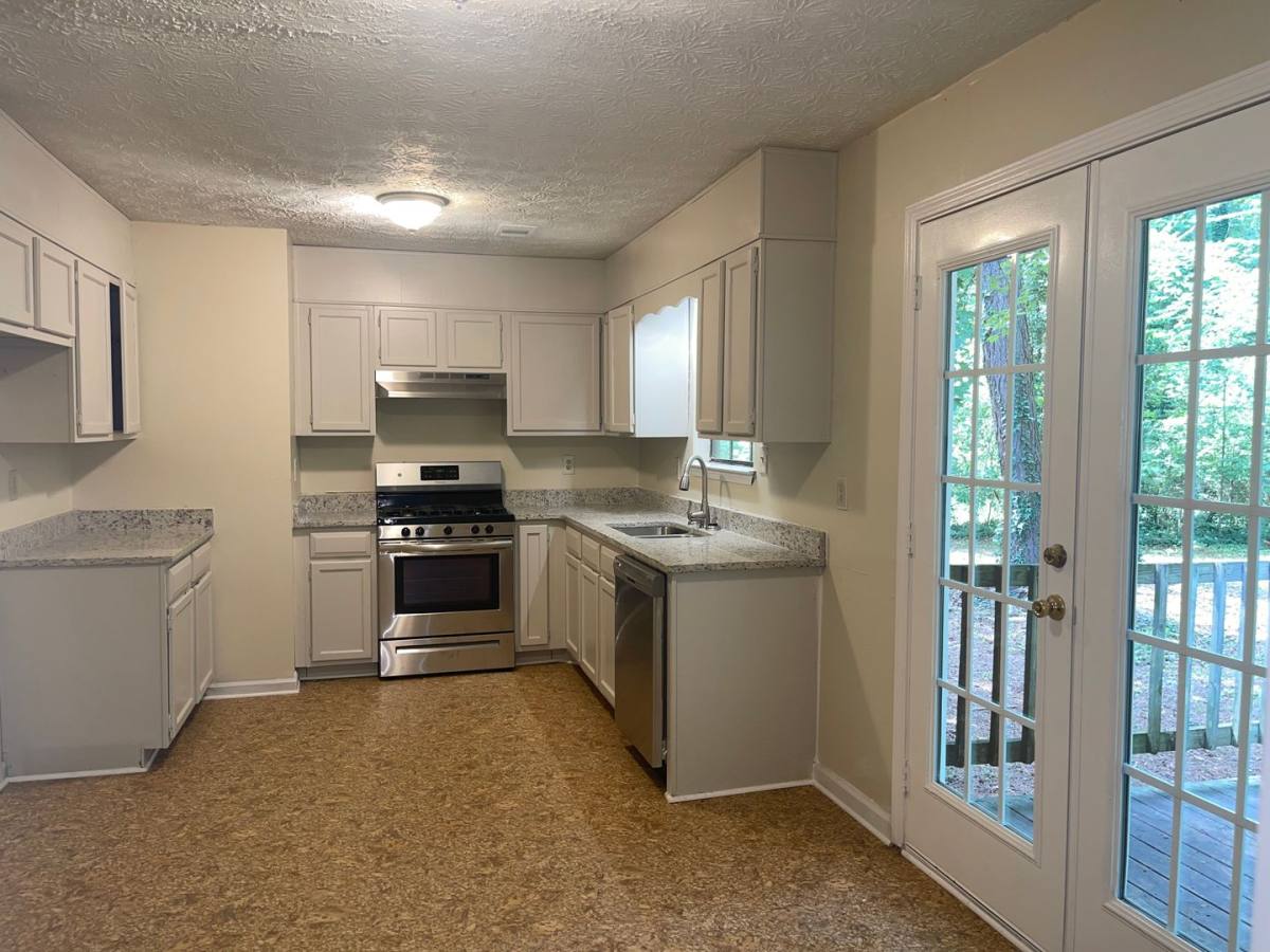 House for rent at 66 Darwin Dr, Jonesboro, GA 30236