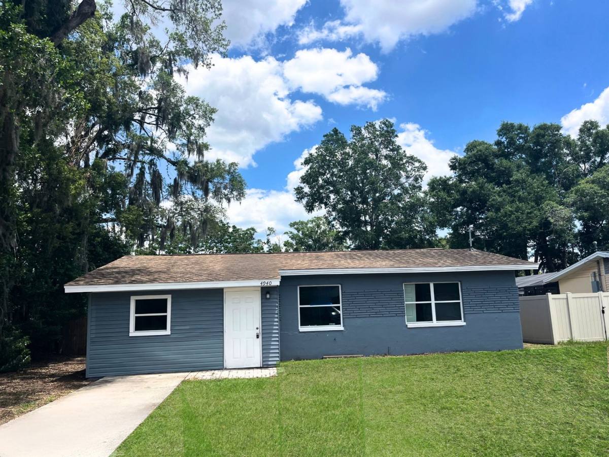 House for rent at 4940 9th St, Zephyrhills, FL 33542