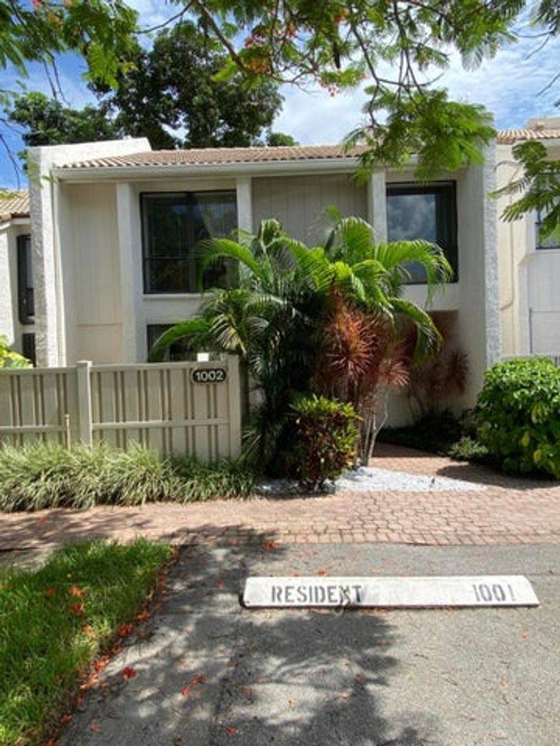 Apartment for rent at 1002 Bridgewood Place, Boca Raton, FL 33434
