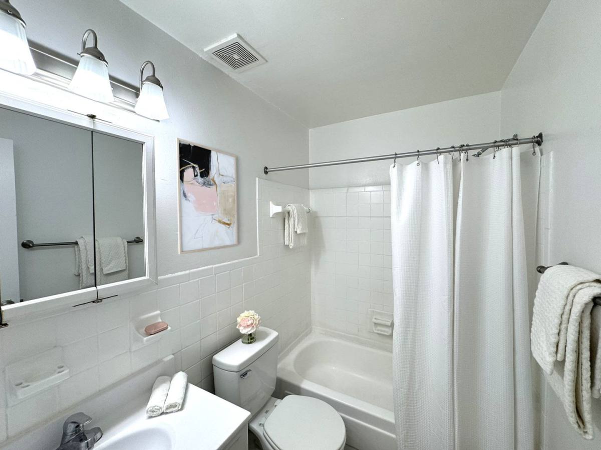 Apartment for rent at 8640-8650 W Chester Pike, Upper Darby, PA 19082