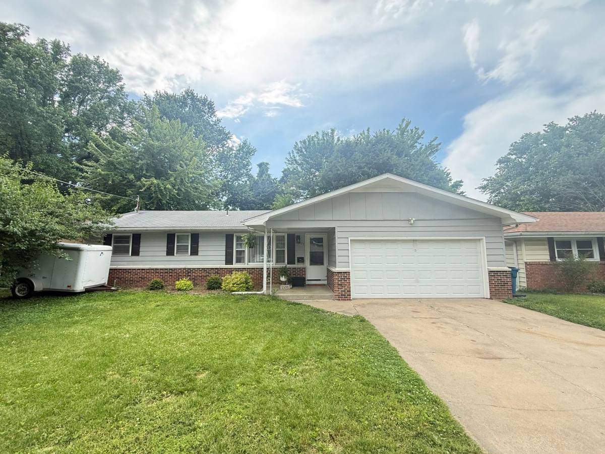 House for rent at 825 S Luster Ave, Springfield, MO 65802