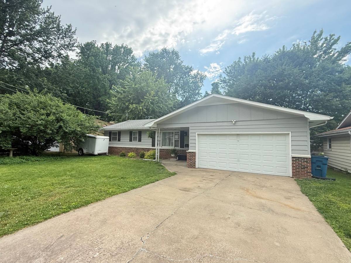 House for rent at 825 S Luster Ave, Springfield, MO 65802