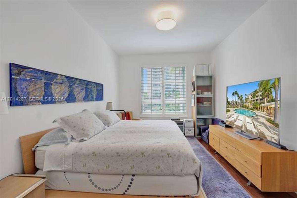 Apartment for rent at 715 Crandon Blvd, Key Biscayne, FL 33149