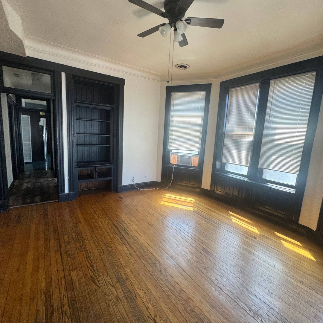 Apartment for rent at 2139 S Western Ave, Chicago, IL 60608