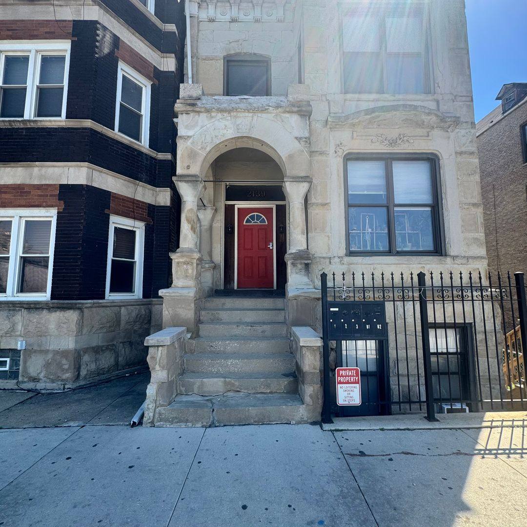 Apartment for rent at 2139 S Western Ave, Chicago, IL 60608