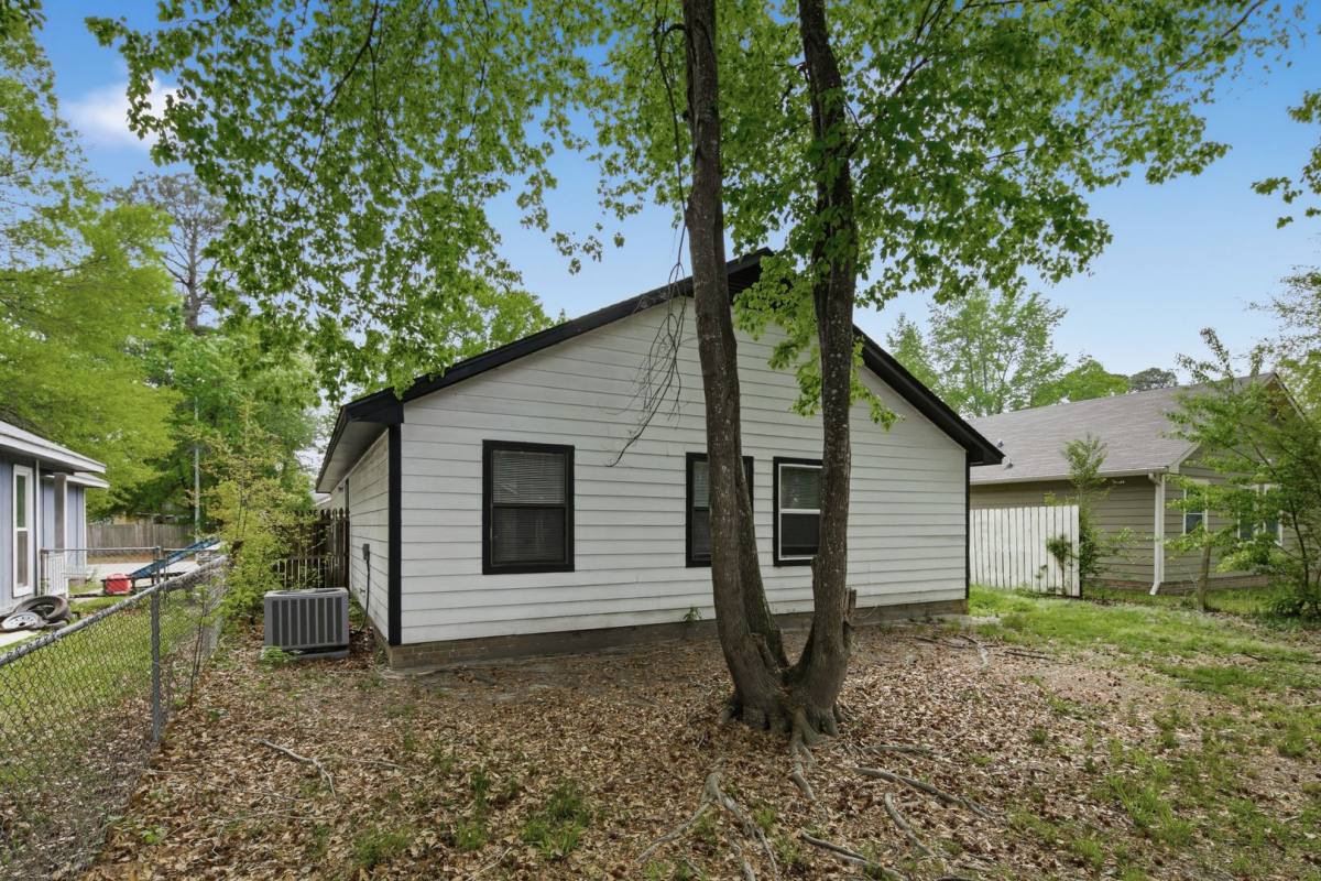 House for rent at 6984 Timberwood Dr, Fayetteville, NC 28314