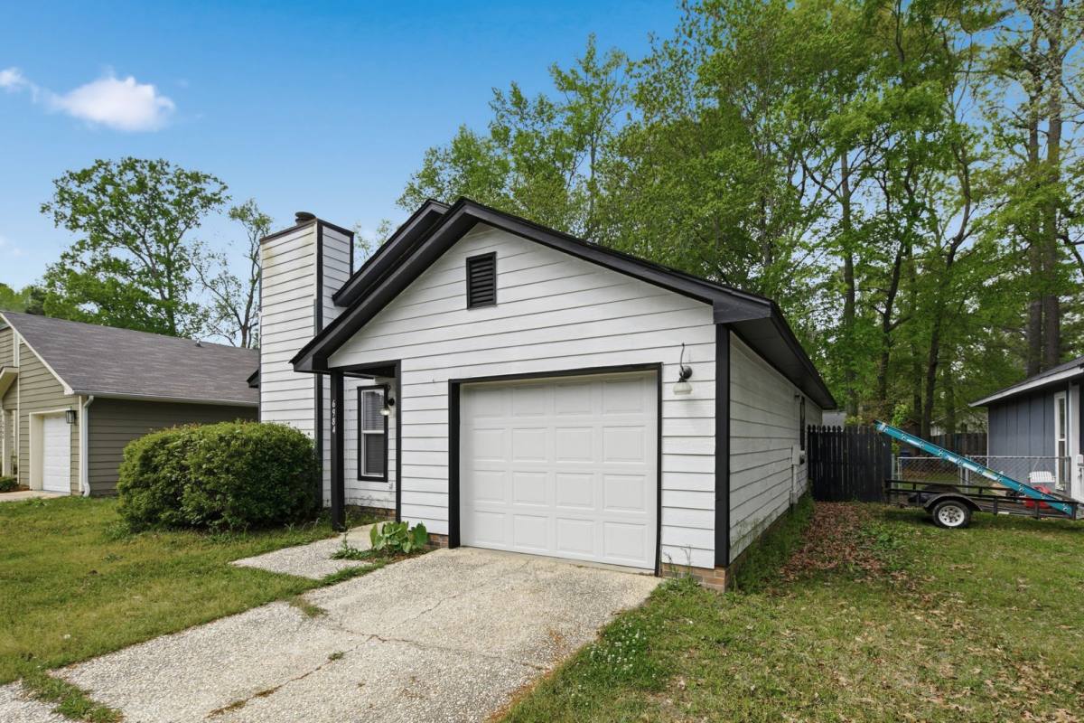 House for rent at 6984 Timberwood Dr, Fayetteville, NC 28314